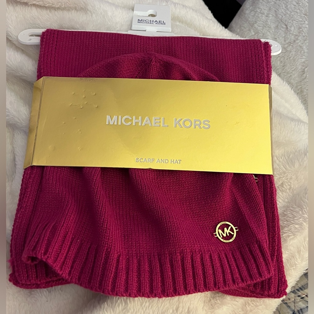 Michael kors scarf and hat set